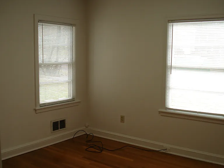 2401 Broadway Ave SW #A — Photo 10