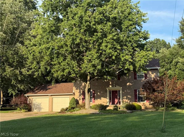 536 Windsor Dr, Mineral Wells, WV 26150