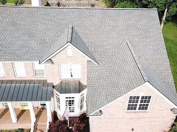 4th image of 4006 Lenox Ct