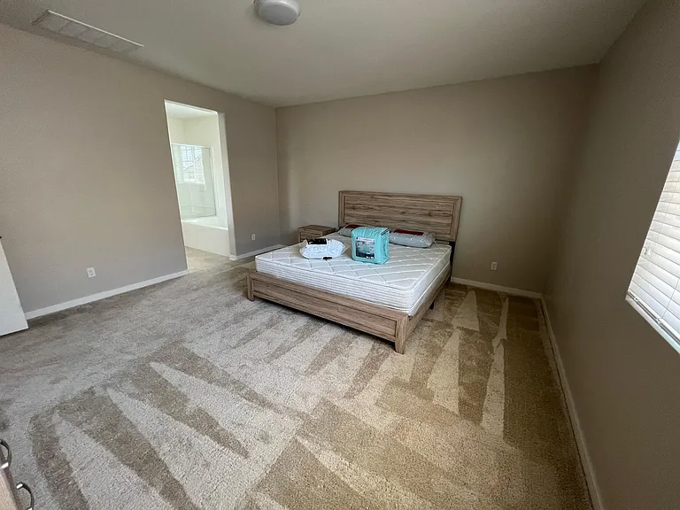 Silverado St — Photo 10