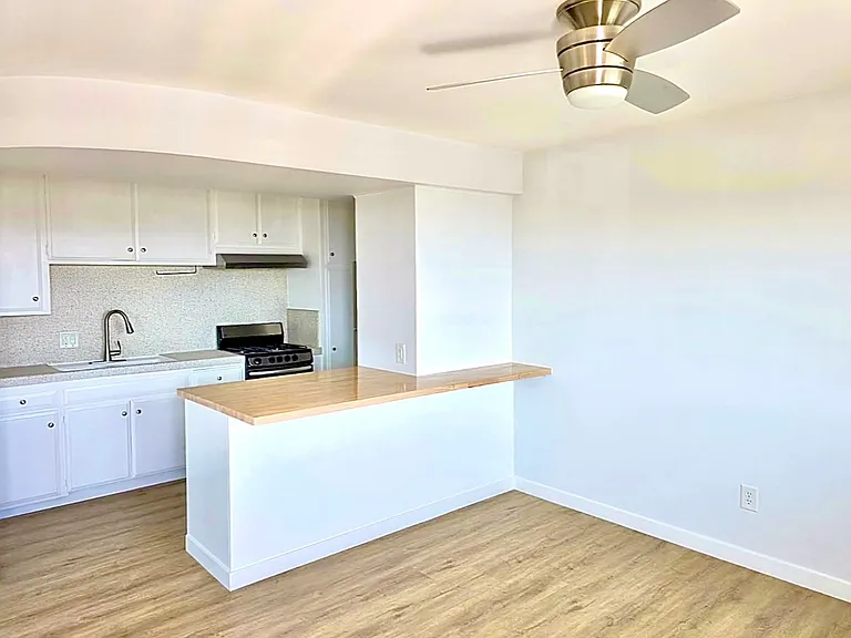1280 Glenneyre St #A — Photo 5