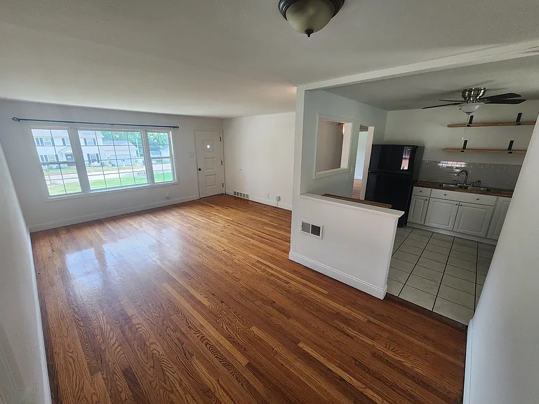213 Ramsey Ln — Photo 9
