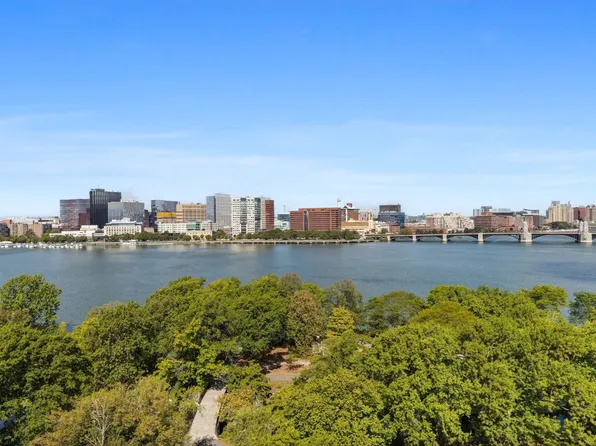 180 Beacon St #12E, Boston, MA 02116