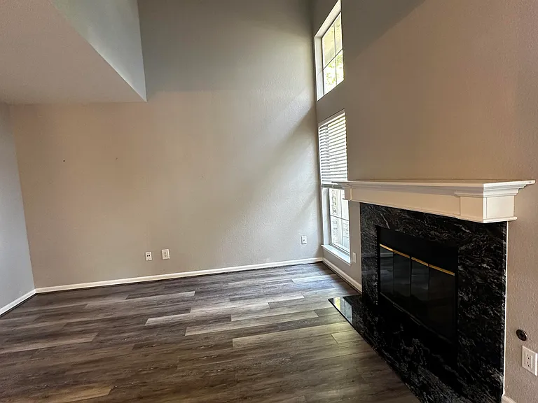 301 Warmcastle Ct — Photo 32