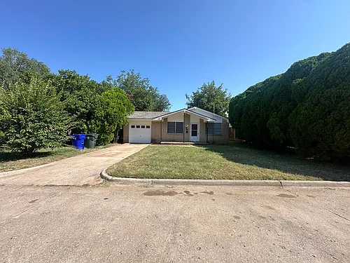 321 W Michael Dr Photo 1