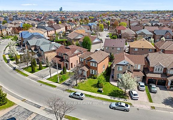 5th image of 17 Calderstone Rd