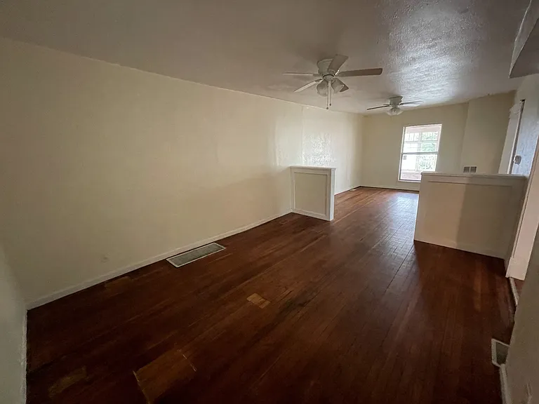 4415 Forest Ave — Photo 9