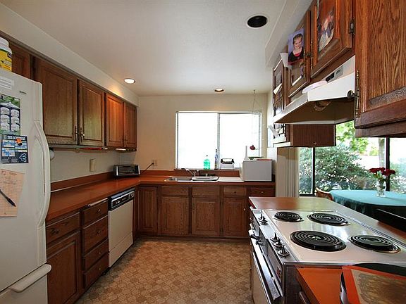4th image of 19323 15th Ave NW Unit 1