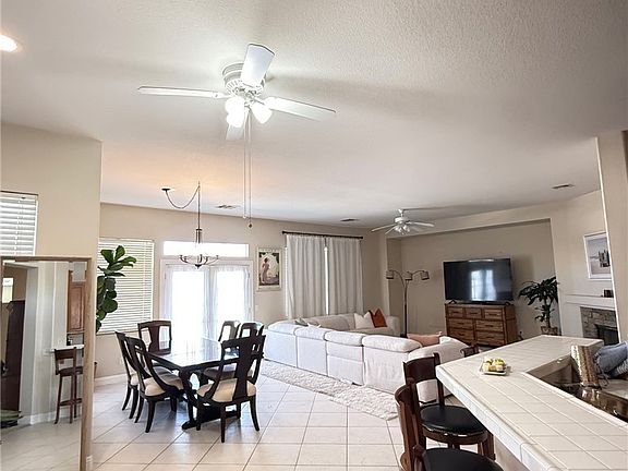 5th image of 40726 Eastwood Ln