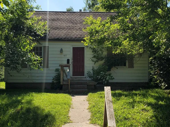 1613 Huey St, South Bend, IN 46628