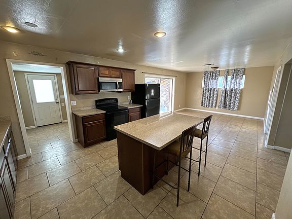 3rd image of 3029 W Larkspur Dr