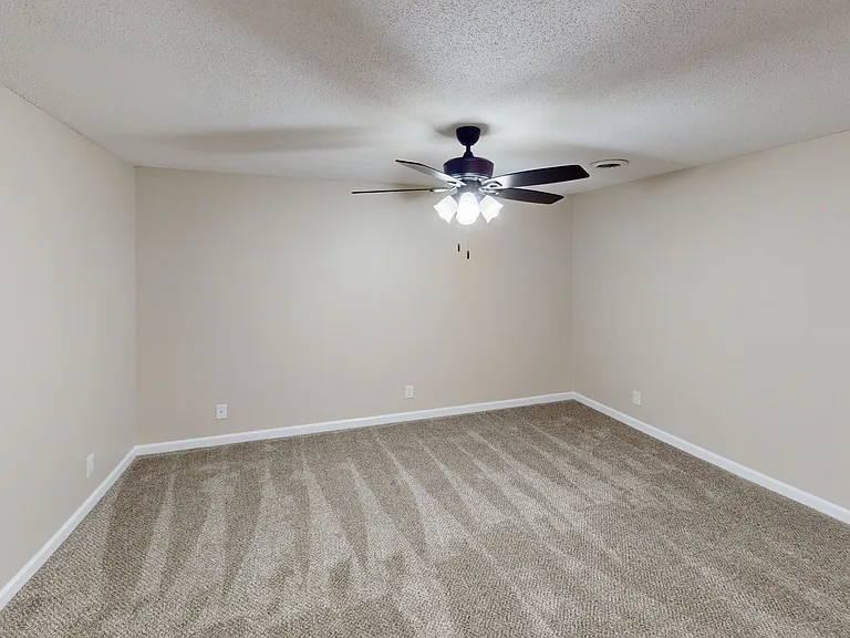 510 Hietts Ln #C — Photo 13