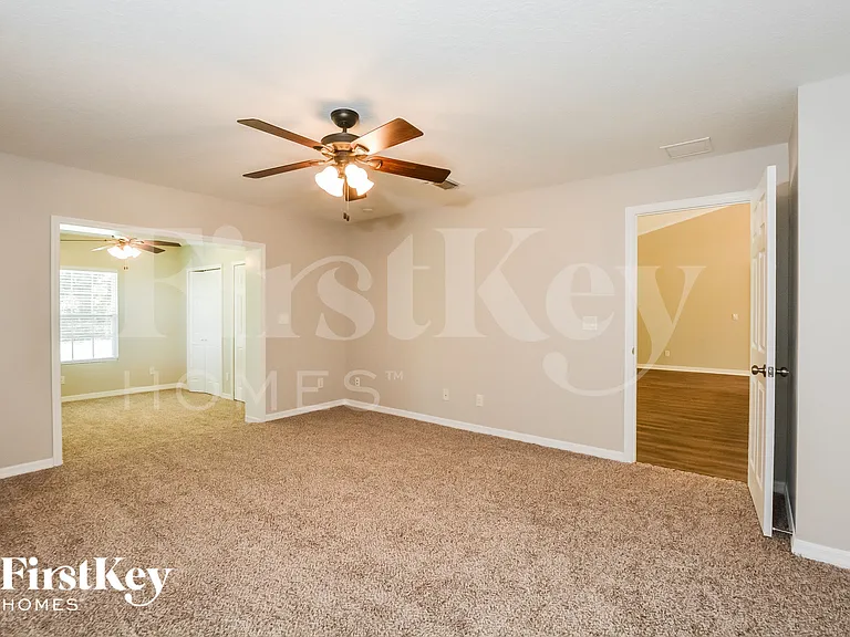 207 Shannon Ln — Photo 9