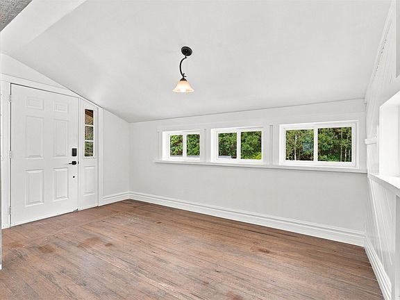 5th image of 2386 Greenfield Rd