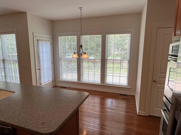 304 Arthur Ct #304 — Photo 22
