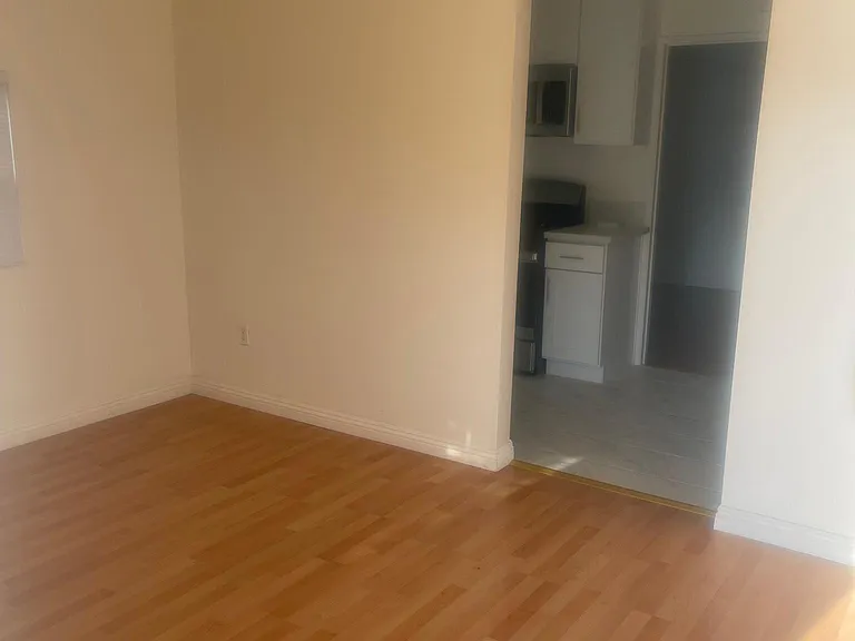 504 S Fremont Ave — Photo 2