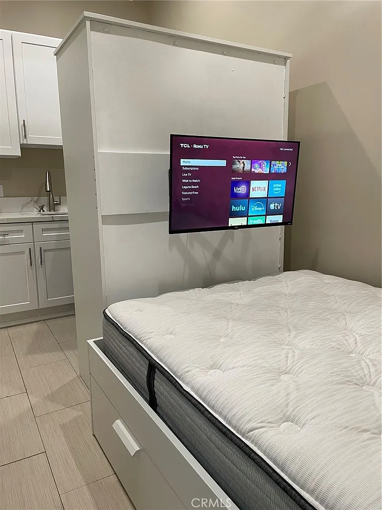Studio, 203 sqft, $1,695 — Photo 4