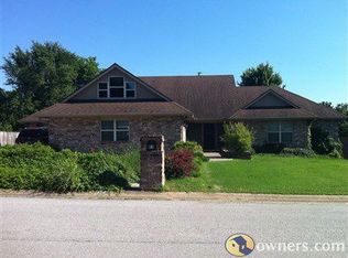 905 Raintree Ln, Siloam Springs, AR 72761