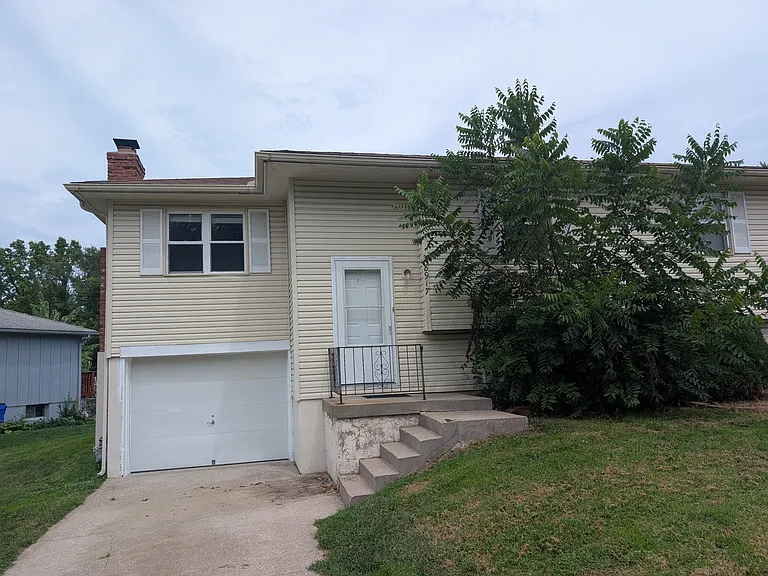 8917 Haskins St — Photo 1