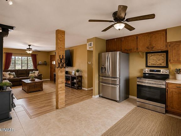 4th image of 3834 Serra Way