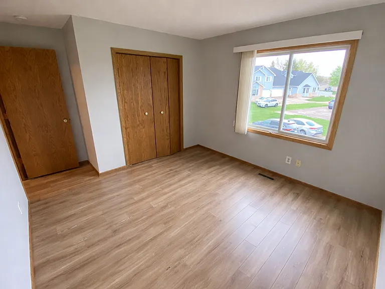 14248 Hemlock Ct N — Photo 6