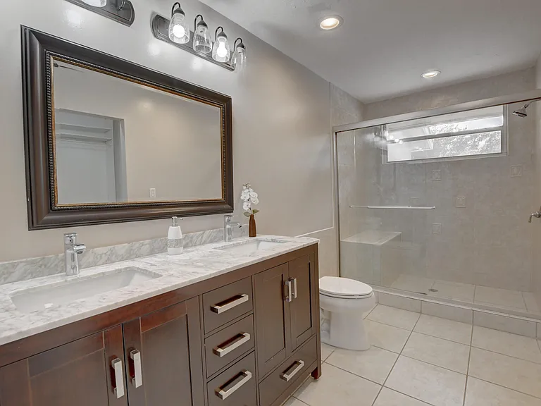 6165 Belleza Ln — Photo 17