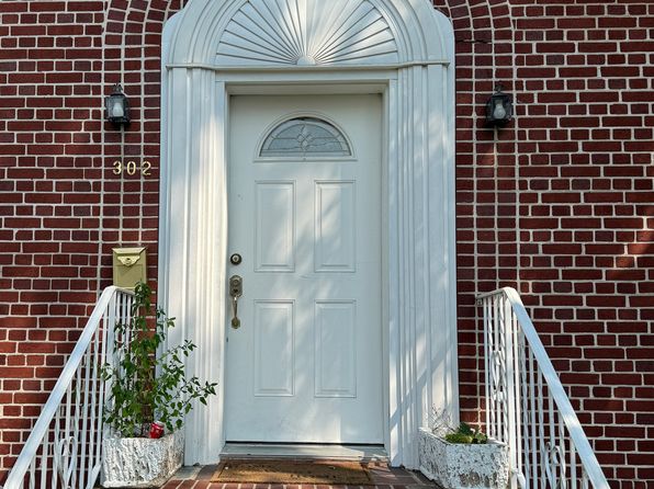 115 Paris Ave #2