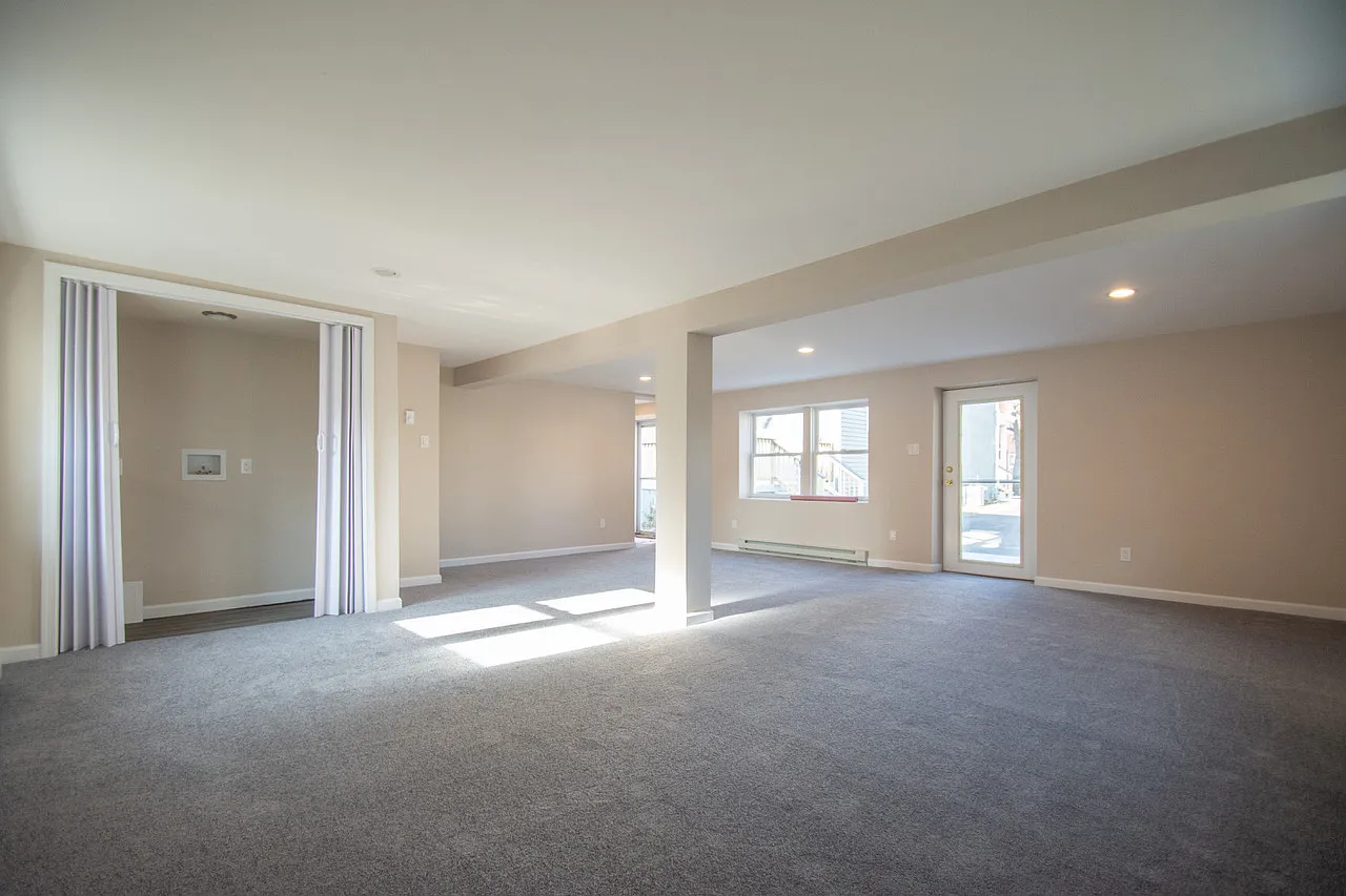 2 bed, 1100 sqft, $2,390 — Photo 4