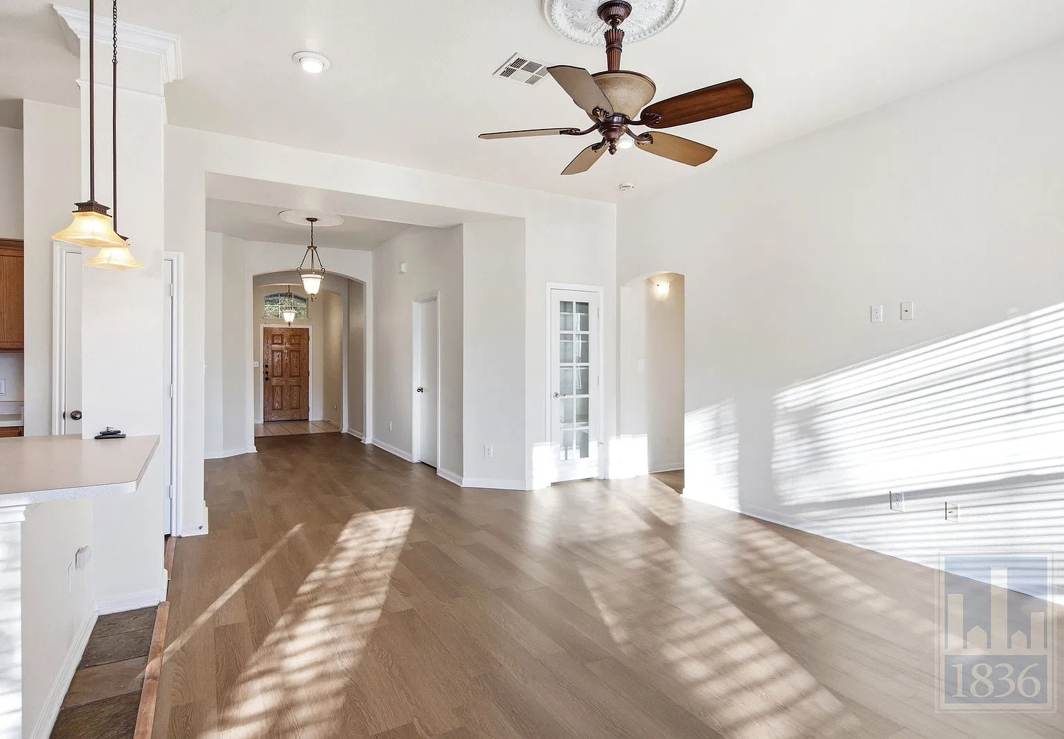 3 bed, 2.0 bath, 1682 sqft, $1,975 — Photo 2