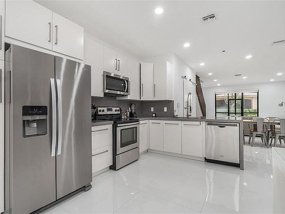 4th image of 4204 Vineyard Cir #0