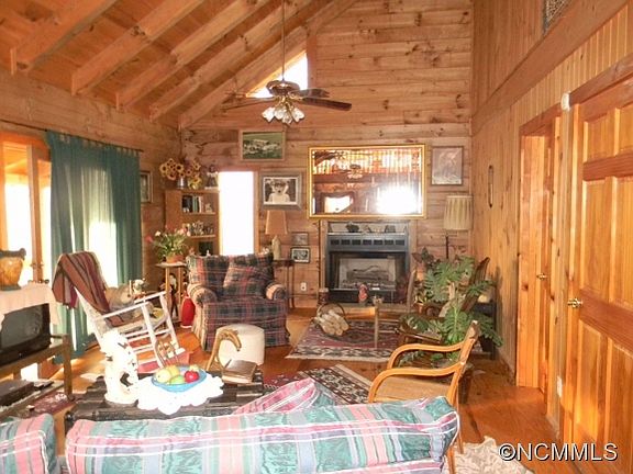 2nd image of 1455 Forest Dr