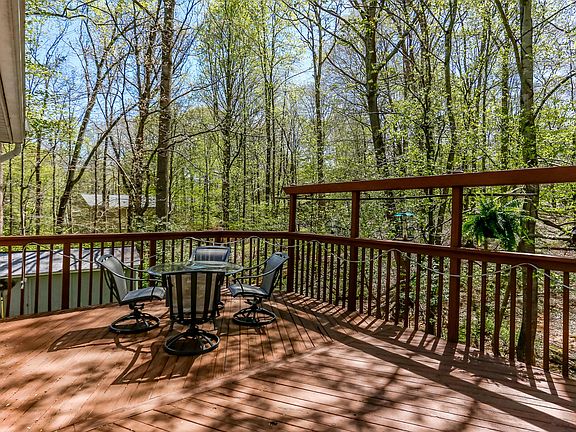 2nd image of 6077 Greenway Ct