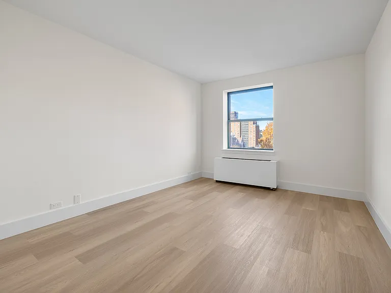 600 Columbus Ave #9E — Photo 4