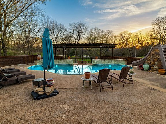 2nd image of 689 Jim Cannon Rd