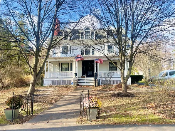 59 Cayuga St, Seneca Falls, NY 13148