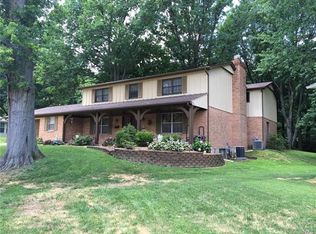 51 Clover Dr, Belleville, IL