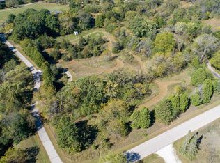 W337S4031 Hidden Valley Dr, Dousman, WI 53118