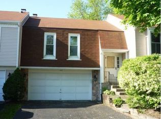 919 Burgess Cir, Buffalo Grove, IL 60089