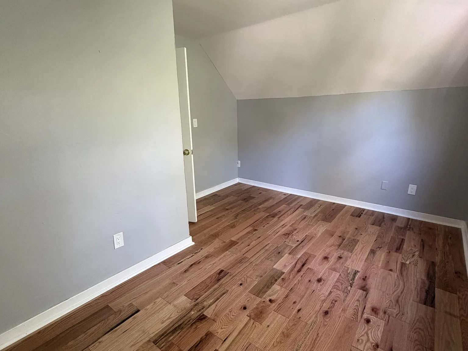 2 bed, 571 sqft, $1,750 — Photo 2