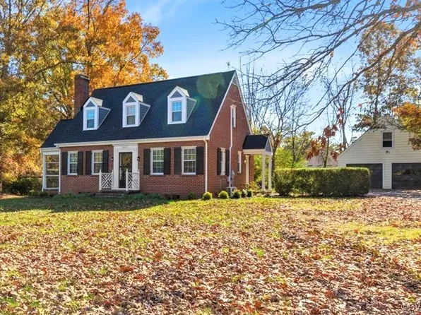 16211 Dunn St, Amelia Court House, VA 23002