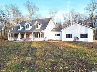 282 Fig Rd, Flora, IL 62839