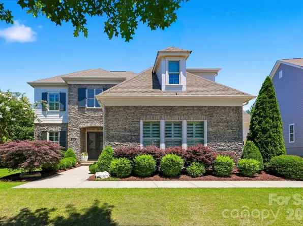 2082 Tatton Hall Rd, Fort Mill, SC 29715