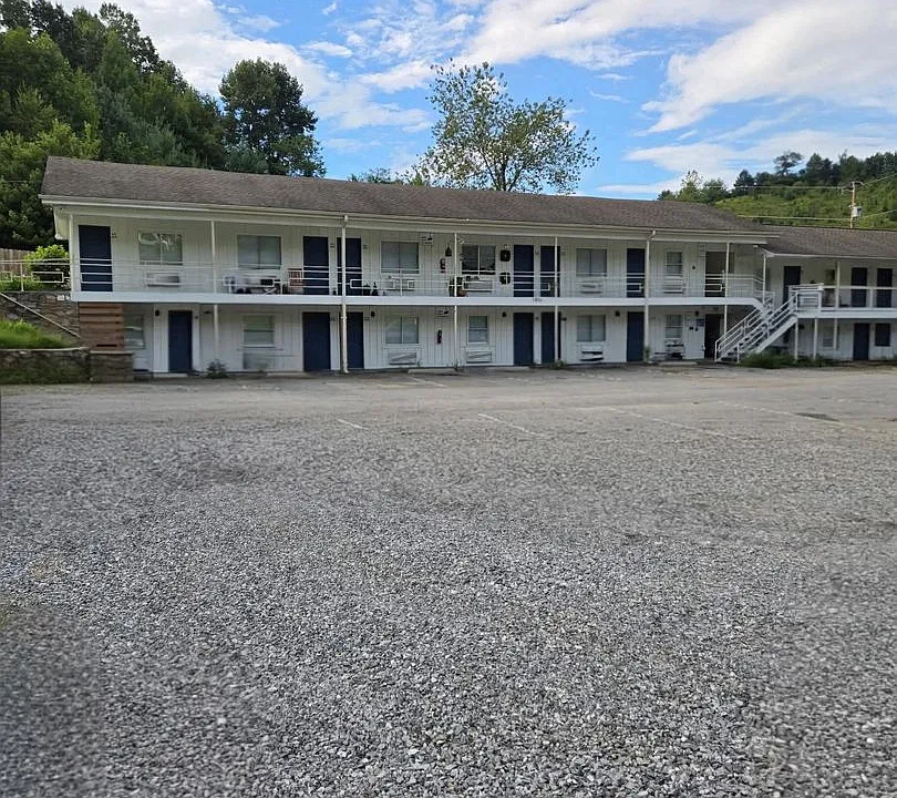 Cherokee- Dellwood Road Apartments