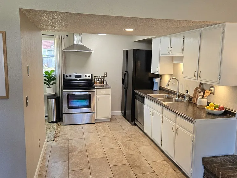 7006 W 62nd Pl #A — Photo 4