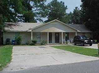 6442 Rockford Dr, Fayetteville, NC 28304