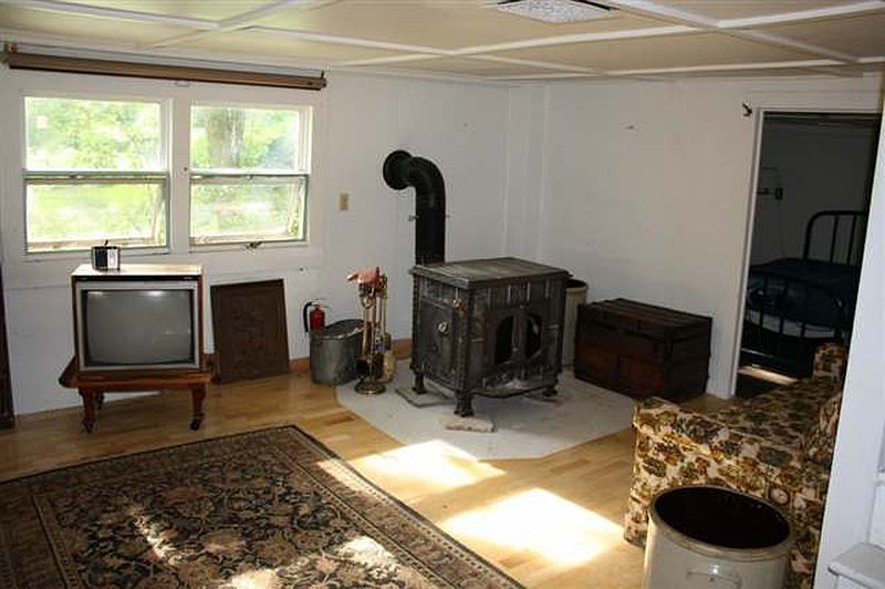 5th image of 44 ROWLANDS Lane