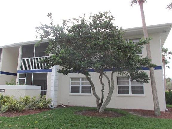 3rd image of 1531 SE Royal Green Cir #101
