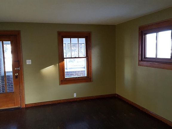 3rd image of 1326 N Grant Ave