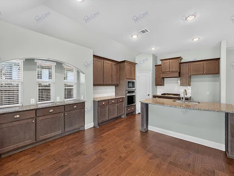 1416 Alexander Dr — Photo 6