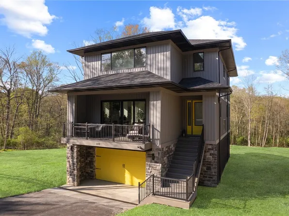 111 Church Ln, Beaver Falls, PA 15010